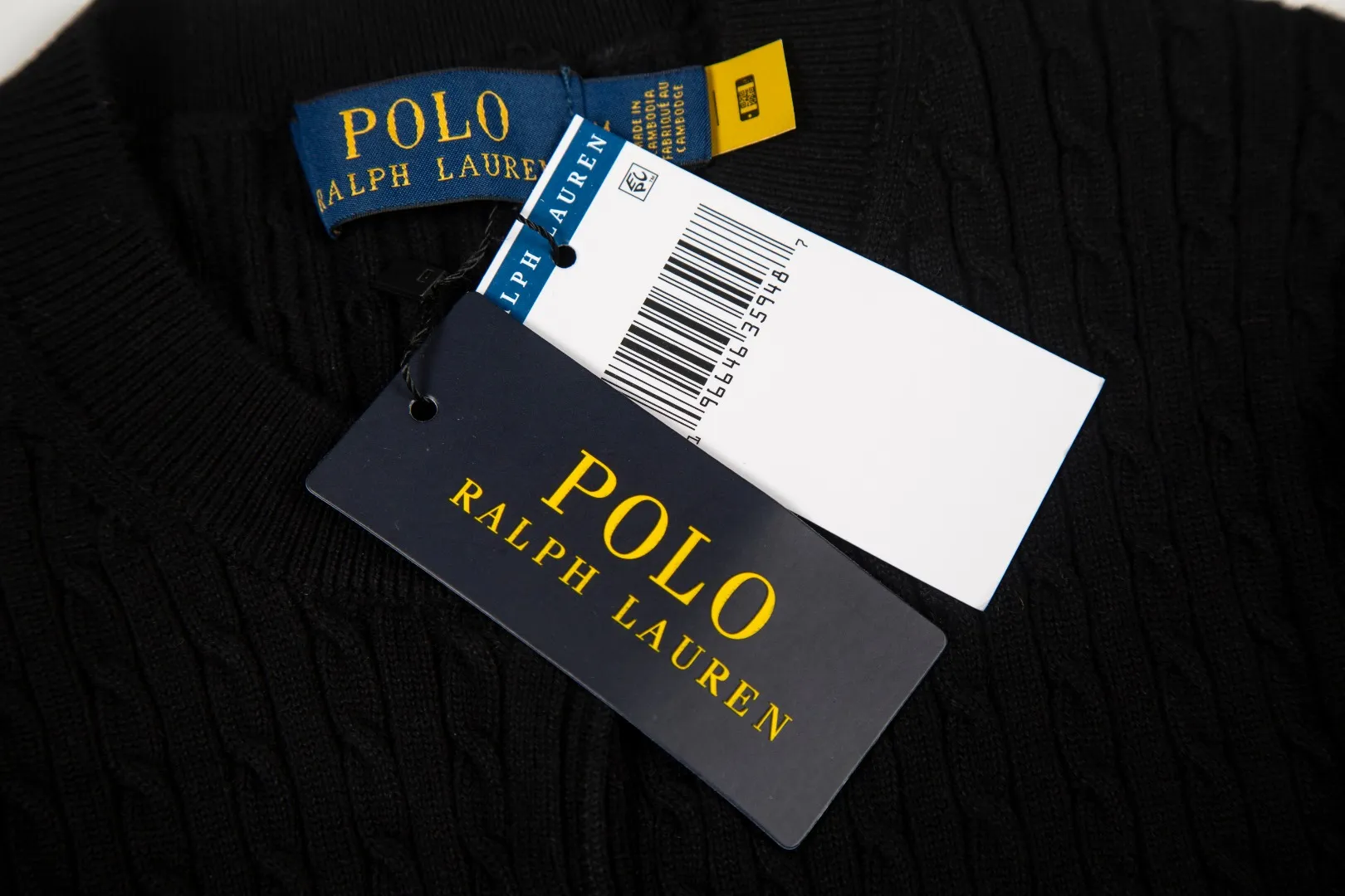 P196 White background picture [Evergreen for all seasons] Style number: 25123# Color: black/navy blue/almond/white Size: S-XL - Ralph Lauren/Ralph Lauren 2025FW Zhao Lusi's same solid color logo knitted versatile fine twist knitted buttoned long-sleeved cardigan - RL's classic fine twist cardigan 21S quality cotton yarn A cardigan that can be worn in all seasons Can be matched inside or outside Simple and clean basic color matching The upper body is clean and flawless. The comfort brought by imported cotton yarn is soft. An item that cannot be rejected.